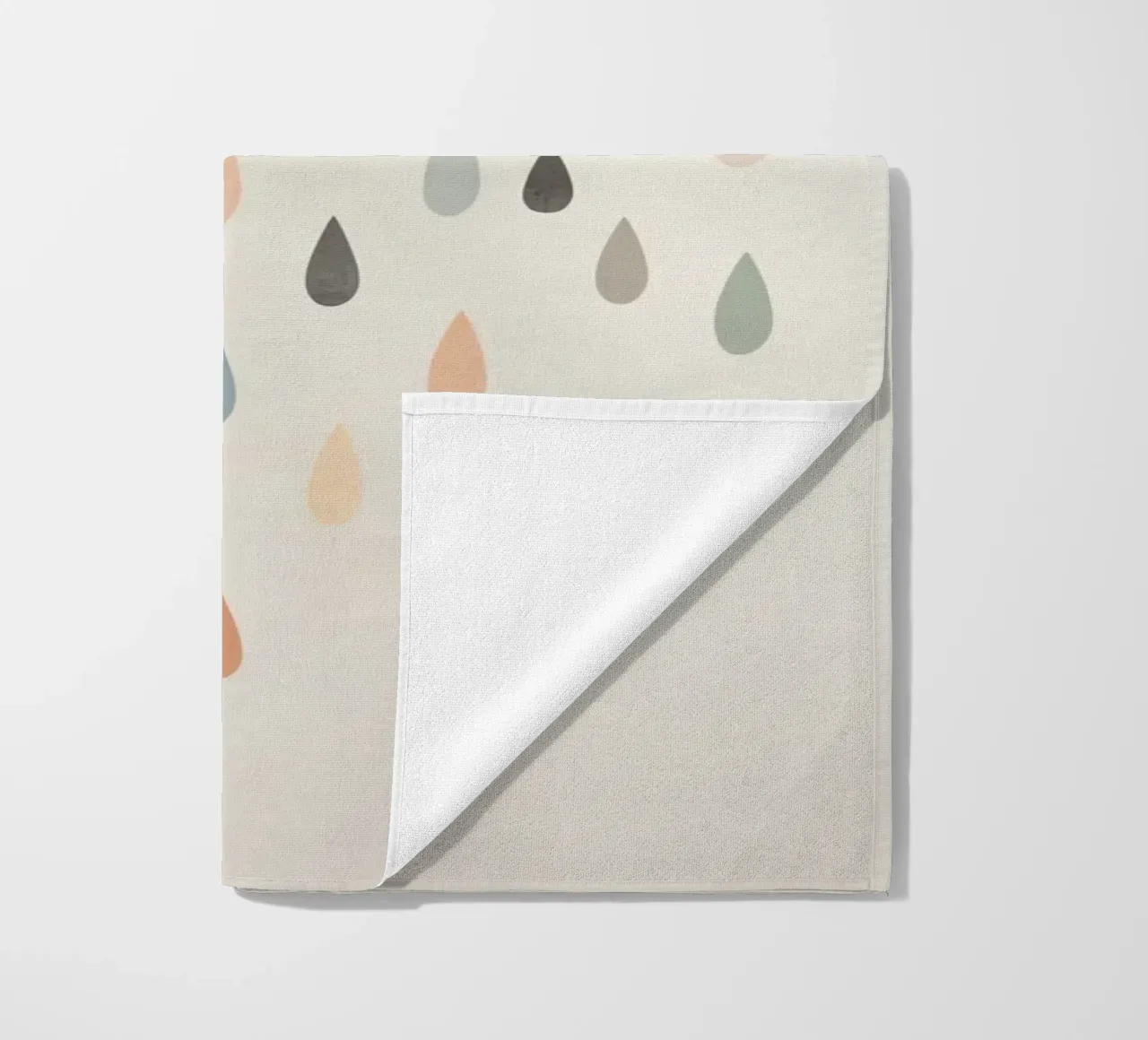 Nuvola con gocce di pioggia colorate telo mare da DesignDoodle