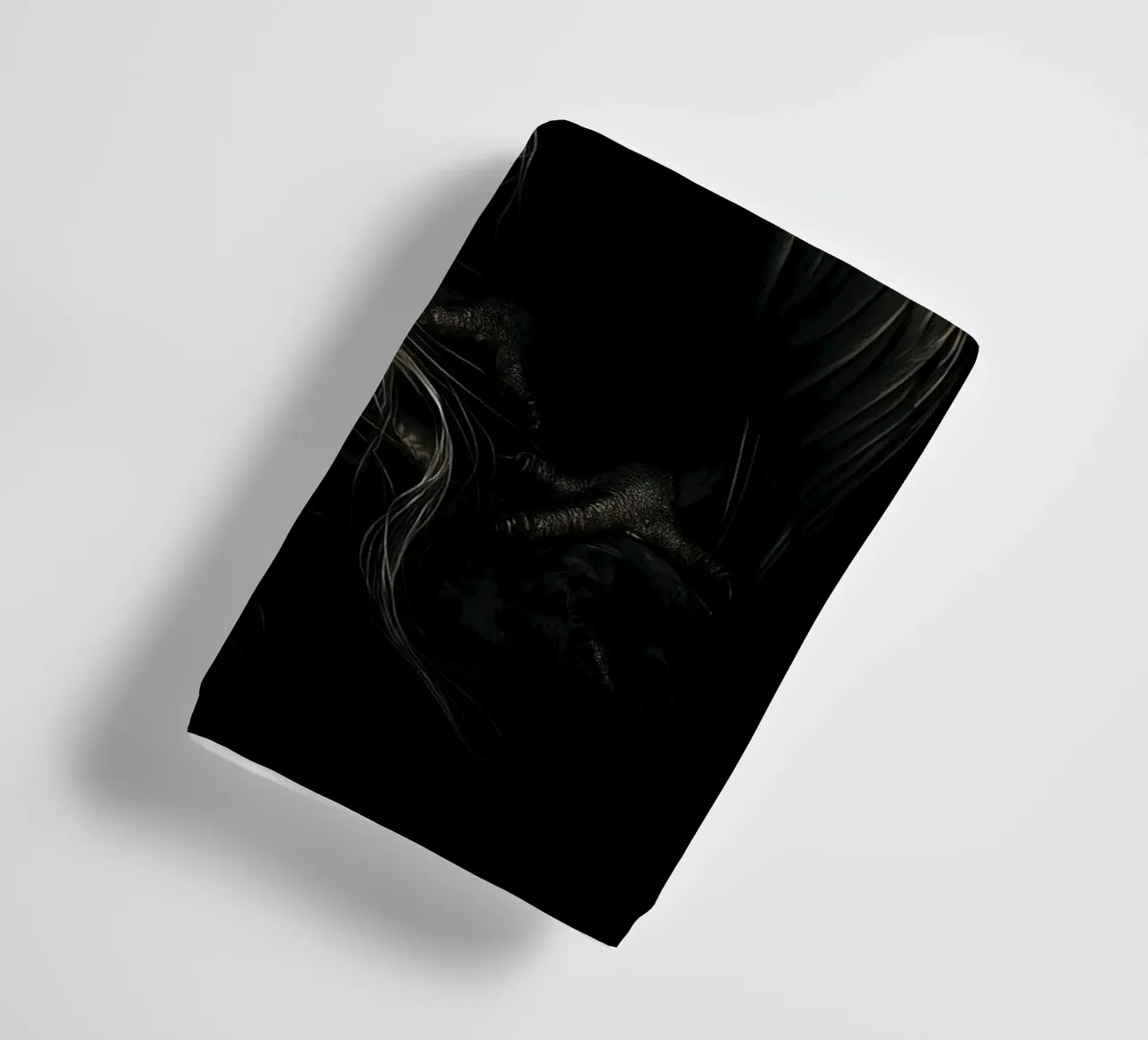 Studio sui pirati scuri con pappagallo asciugamano da bagno da pixelbull - medieval art and more