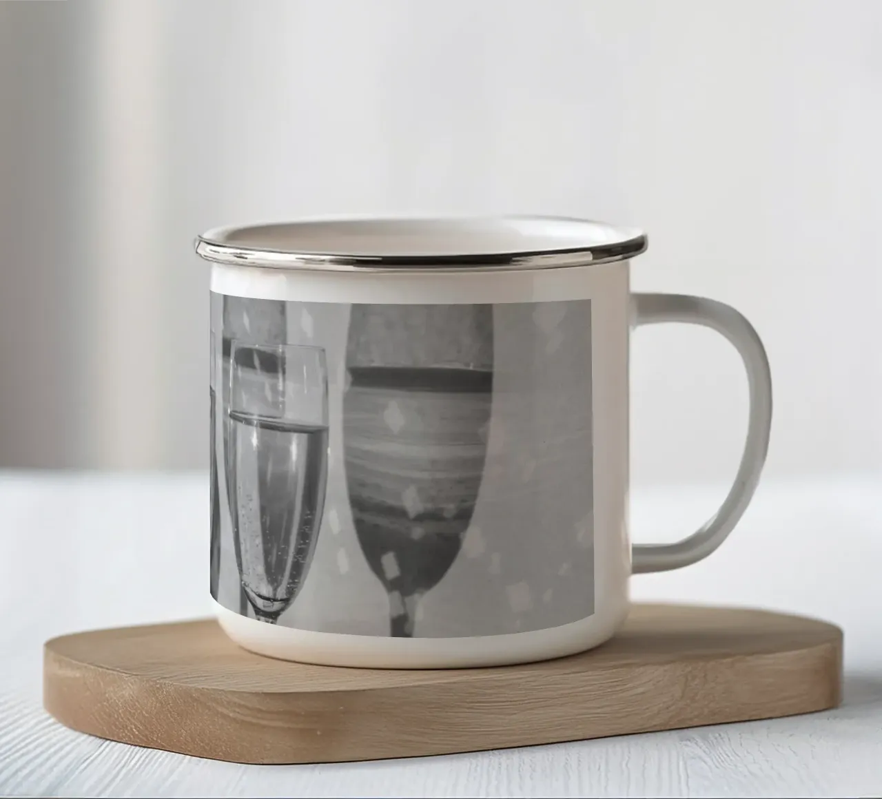 Bicchieri da discoteca con lenti retrò in bianco e nero tazza in smalto da Dagmar Pels