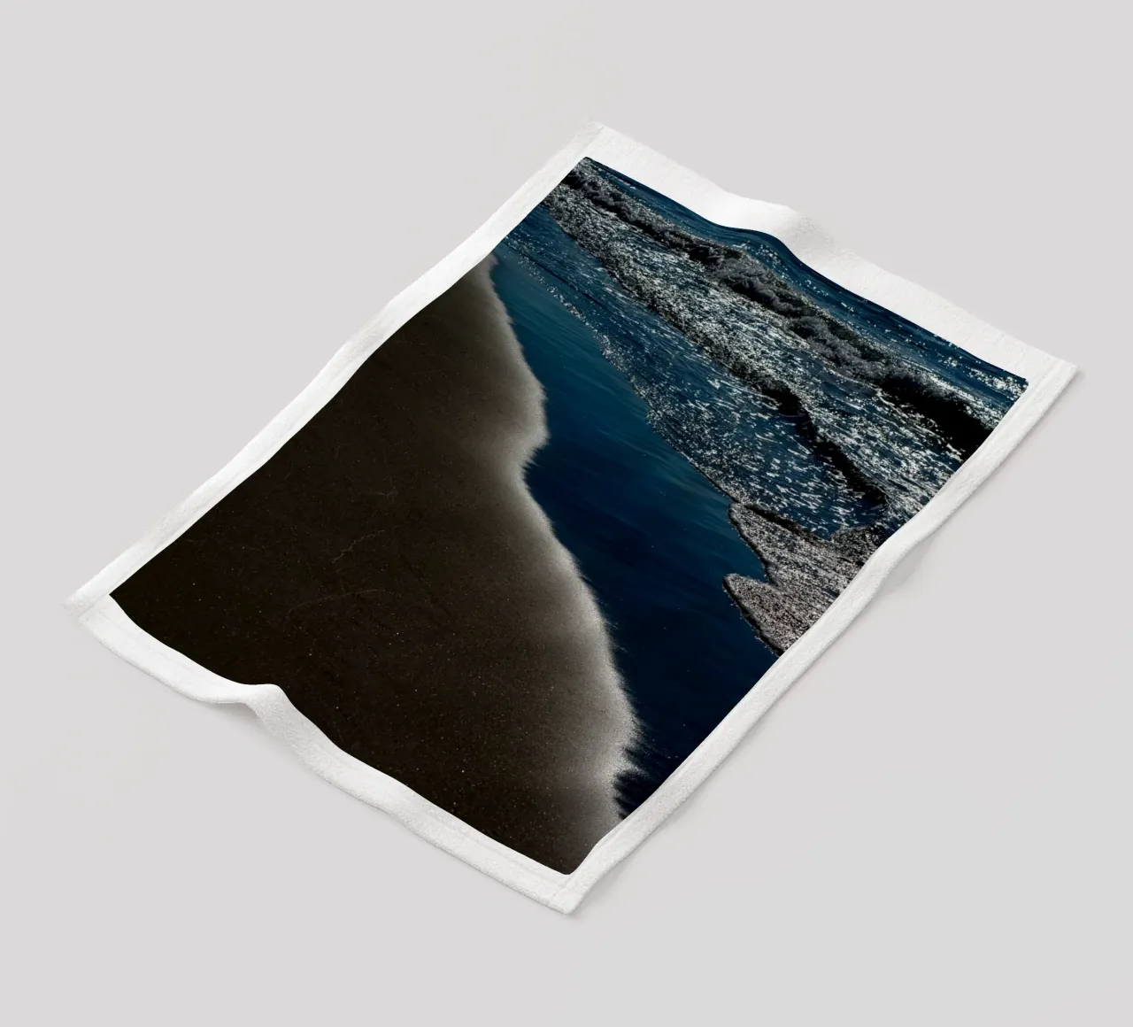 Mare #6 coperta in pile da Tal Paz-Fridman