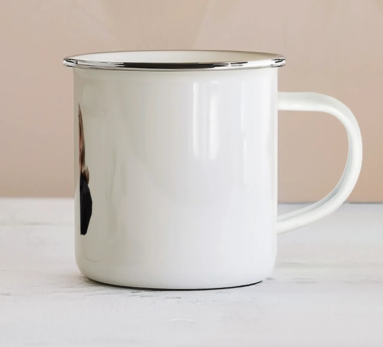 Grace Kelly Low Poly tazza in smalto da Low Profile