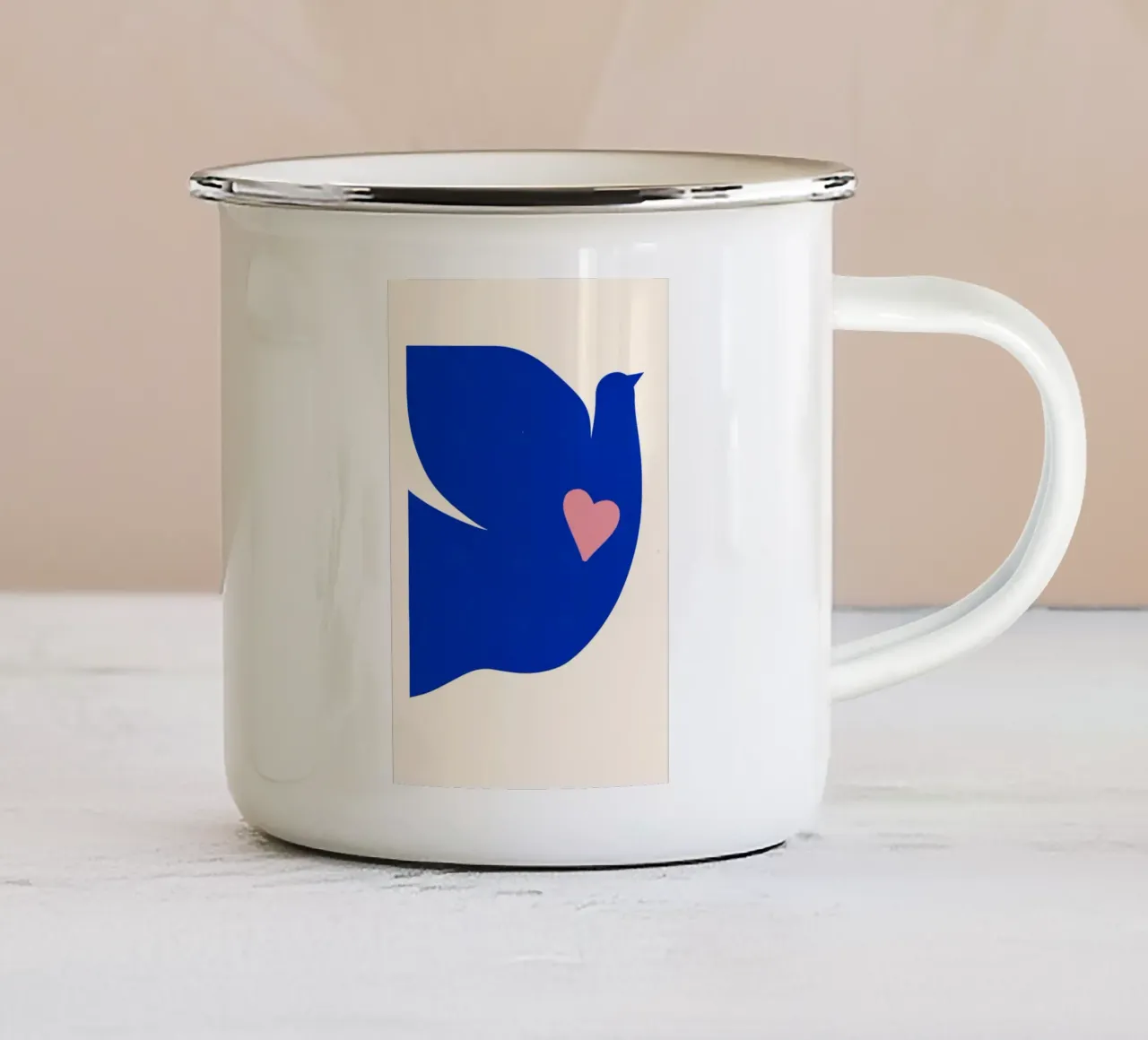 Poster per la pace - Colomba blu con cuore in stile minimalista tazza in smalto da Studio Sori