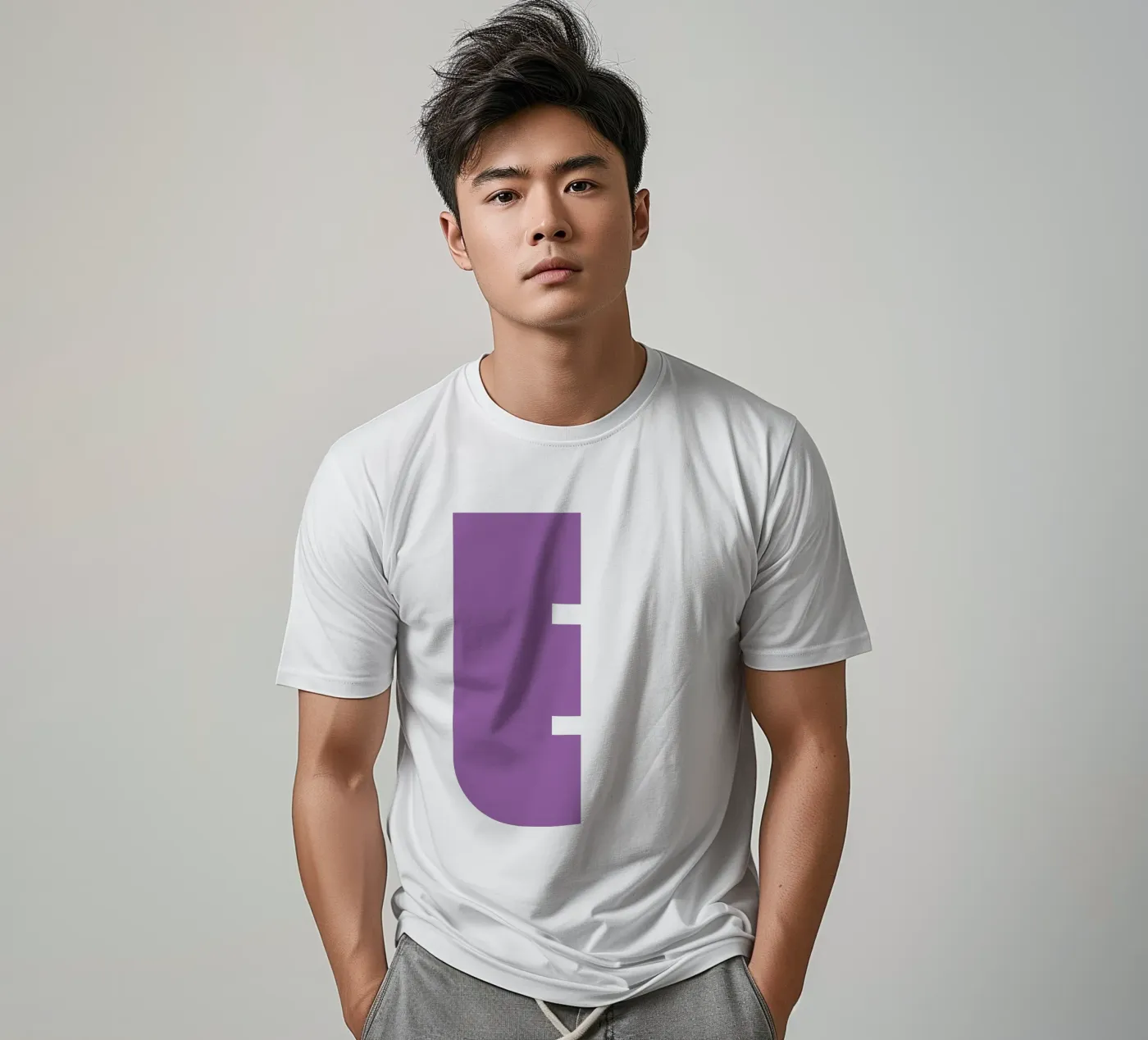 Buchstabe E t-shirt da DARIA IVANOVNA