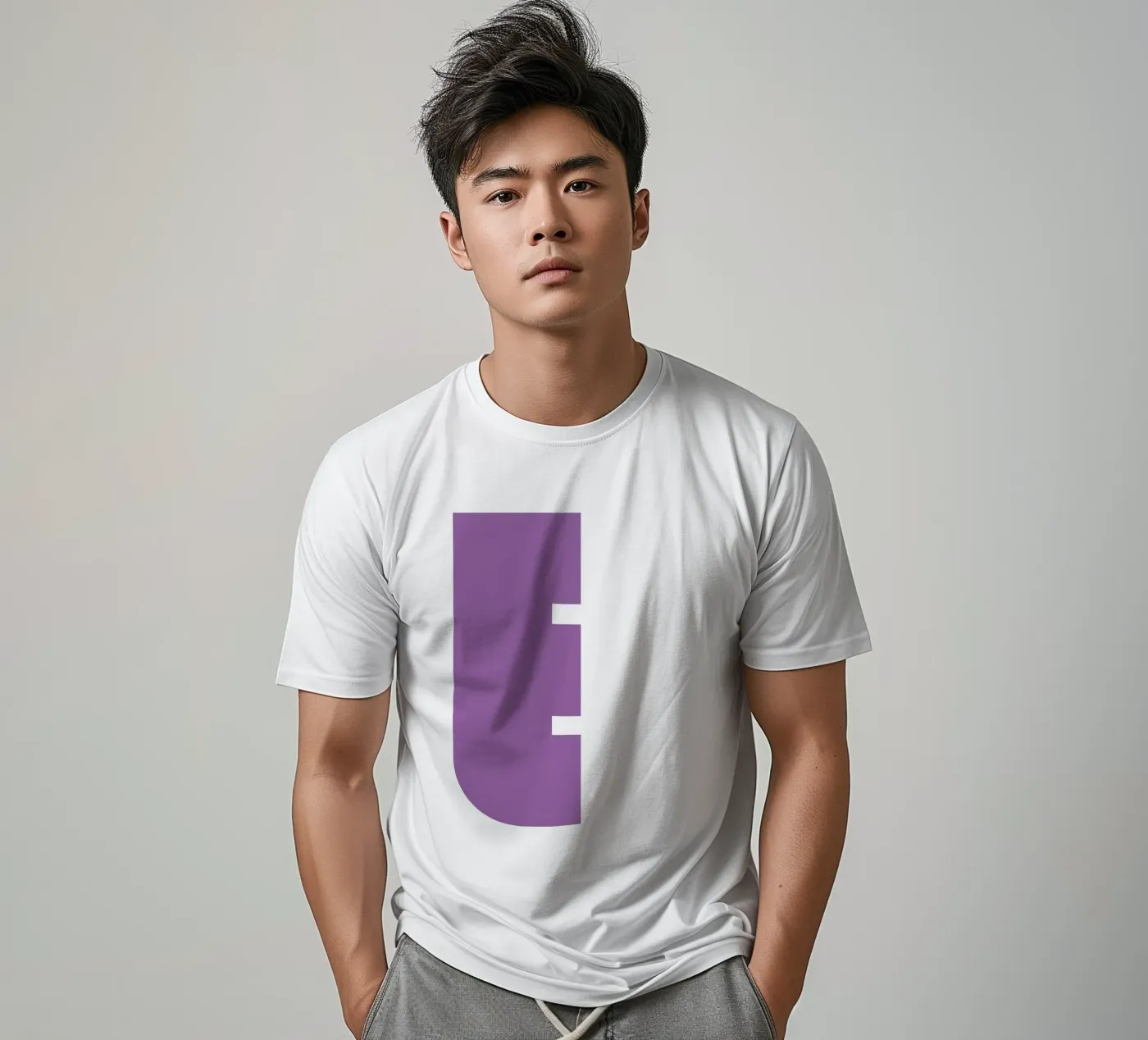 Buchstabe E t-shirt da DARIA IVANOVNA