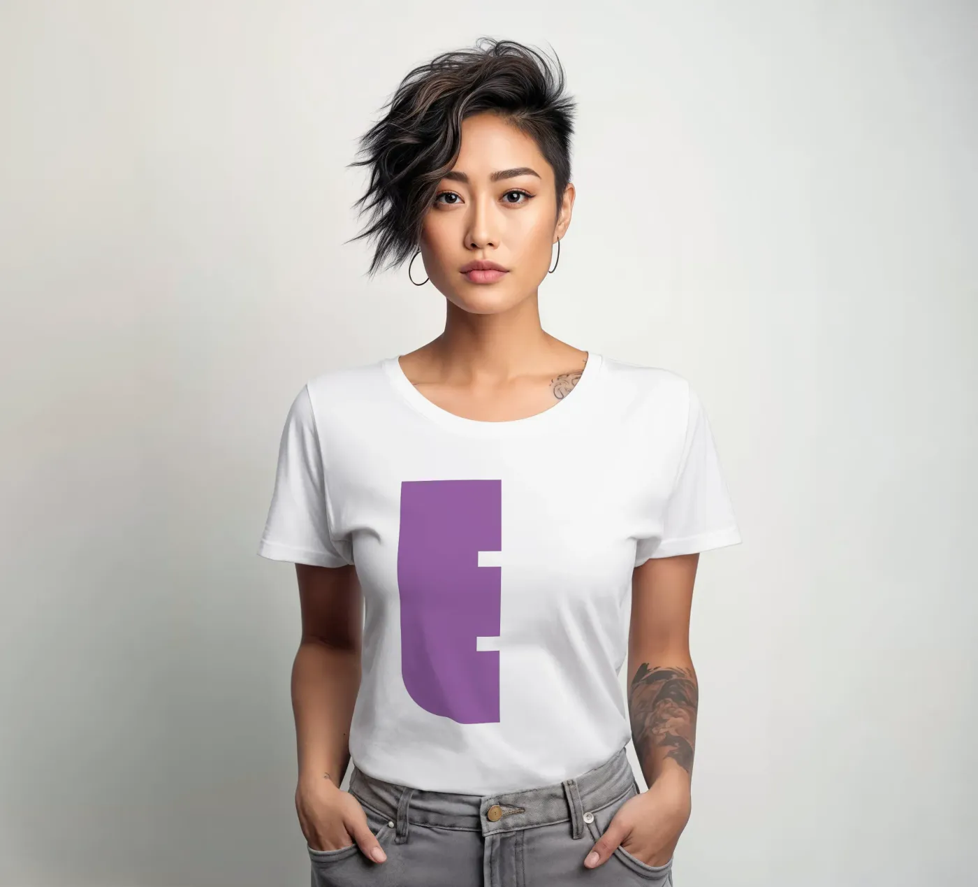 Buchstabe E t-shirt da donna da DARIA IVANOVNA