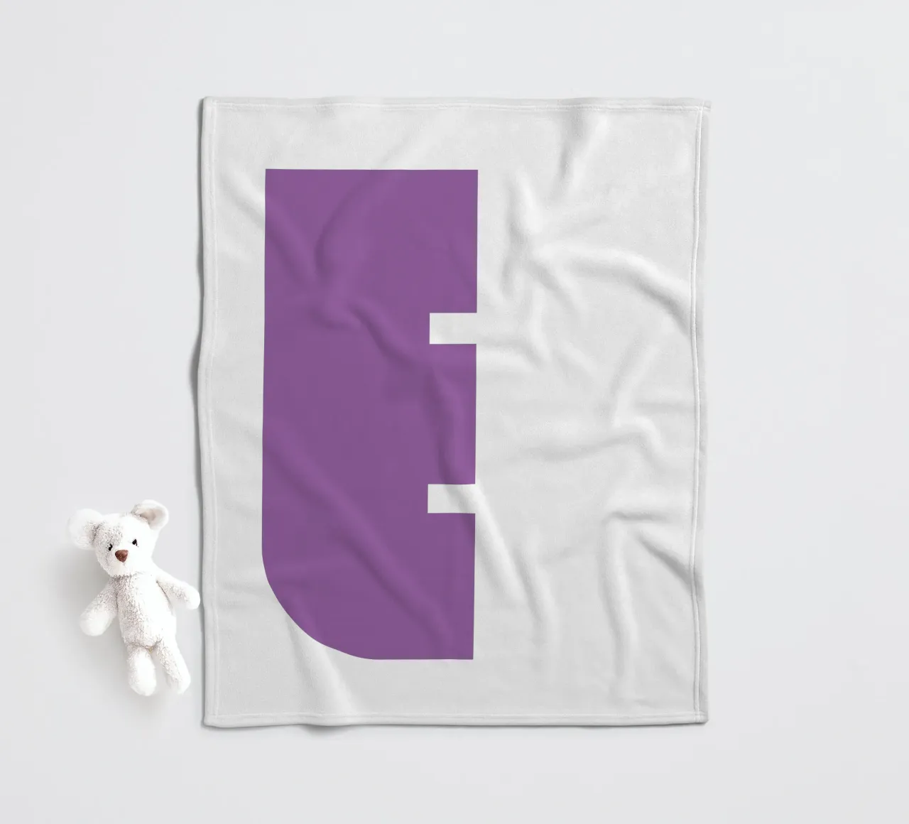 Buchstabe E Fleecedecke von DARIA IVANOVNA