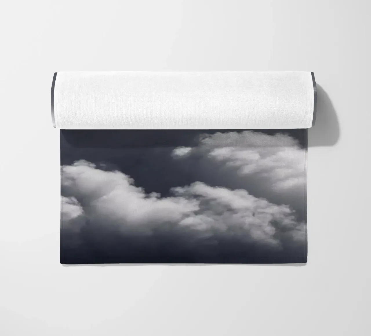 Clouds #5 telo mare da Tal Paz-Fridman