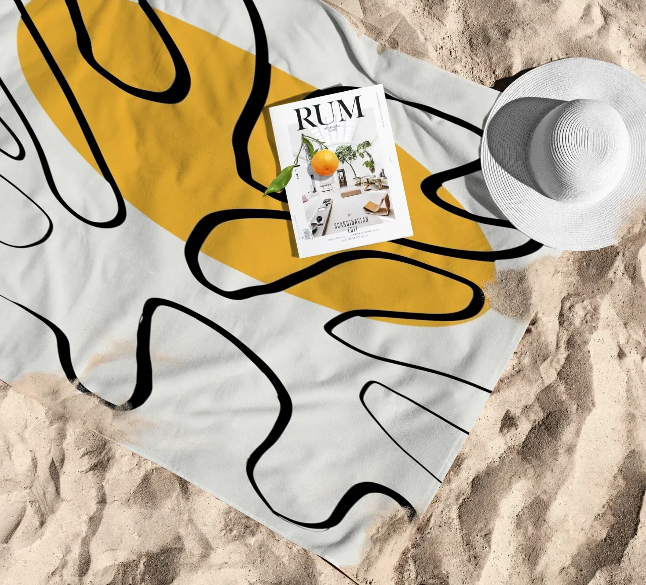 Giallo e linee artistiche 04 telo mare da Little Dean