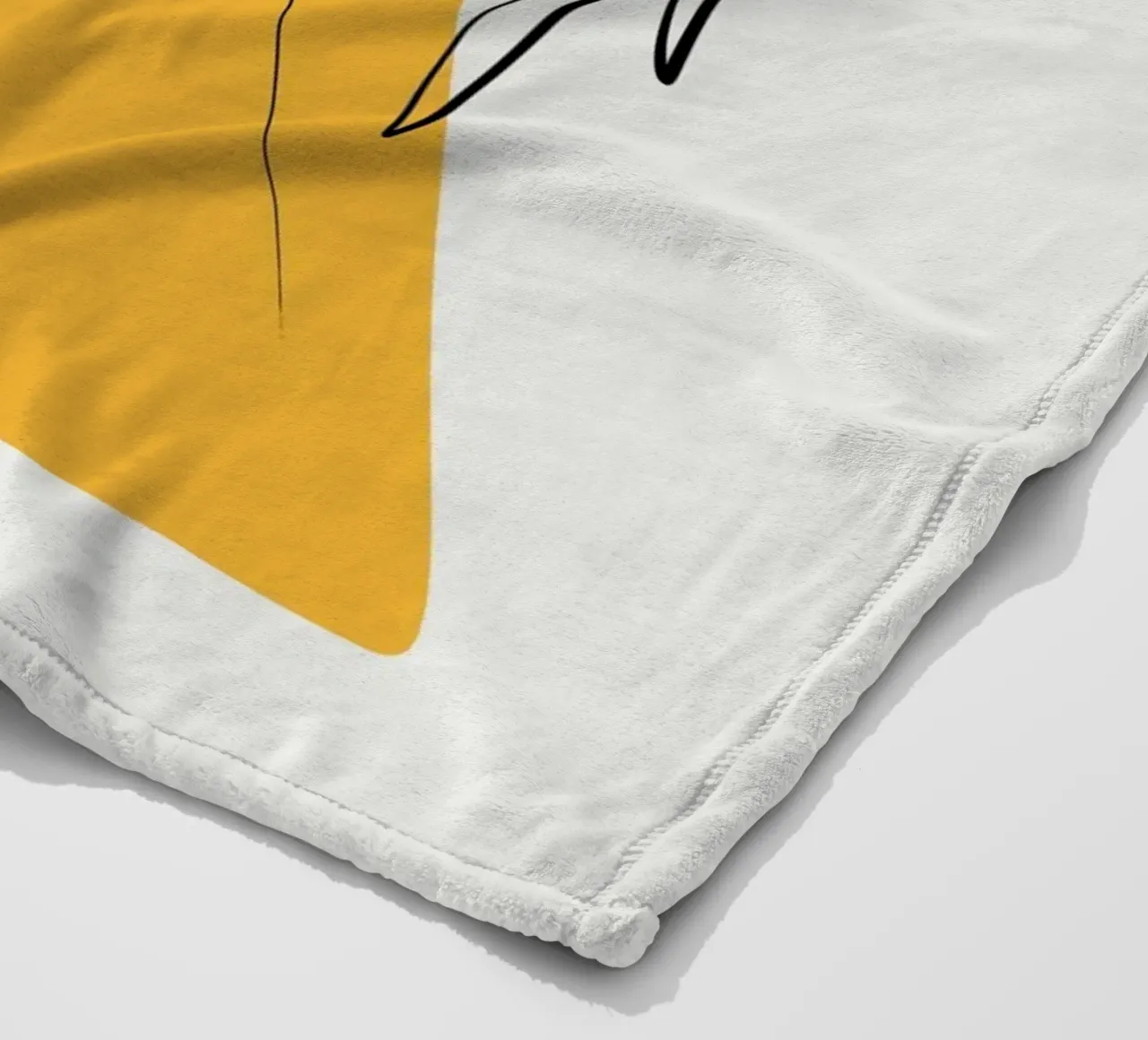 Giallo e linee artistiche 05 coperta in pile da Little Dean