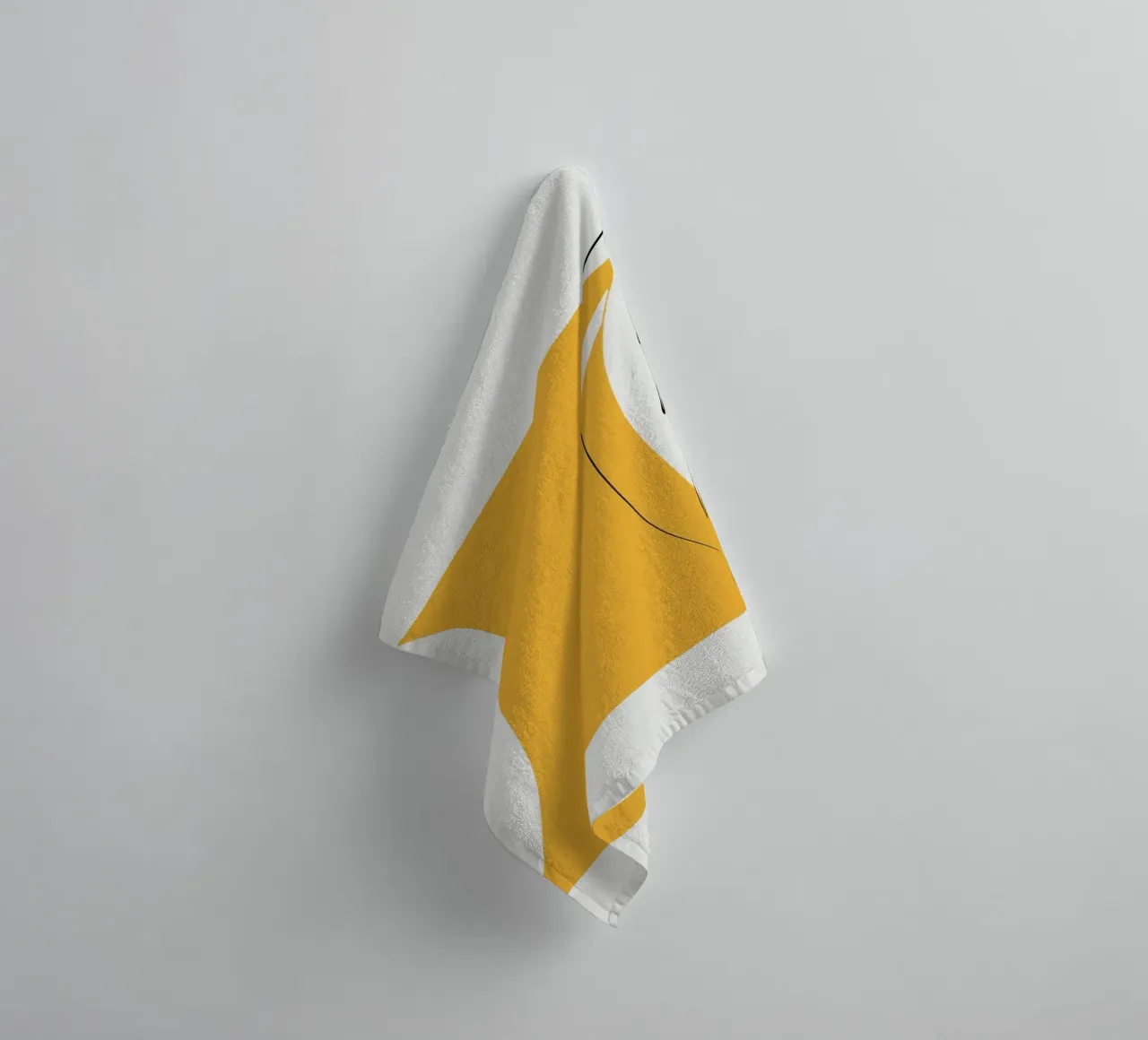 Giallo e linee artistiche 05 asciugamano da bagno da Little Dean