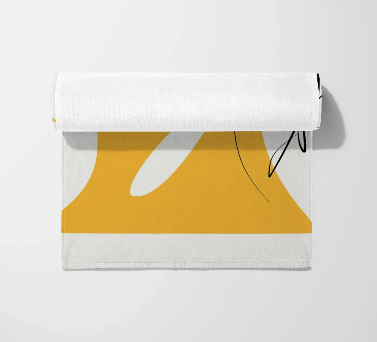 Giallo e linee artistiche 05 telo mare da Little Dean