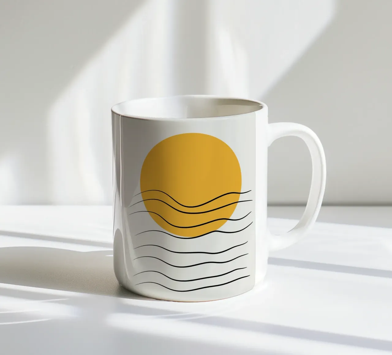 Giallo e linee artistiche 06 tazza in ceramica da Little Dean