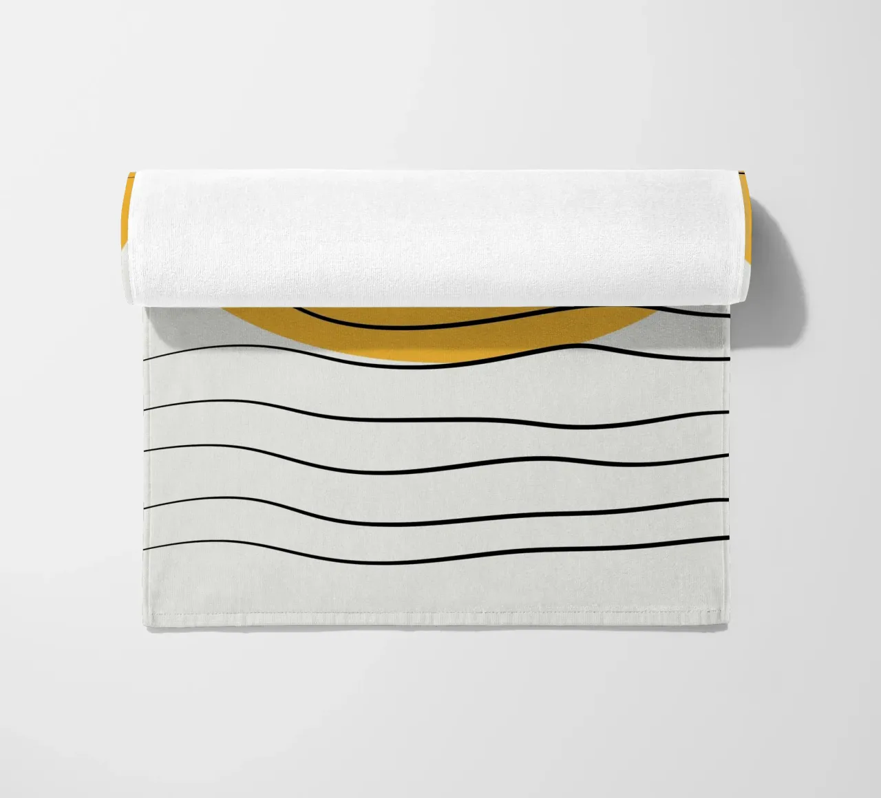 Giallo e linee artistiche 06 telo mare da Little Dean