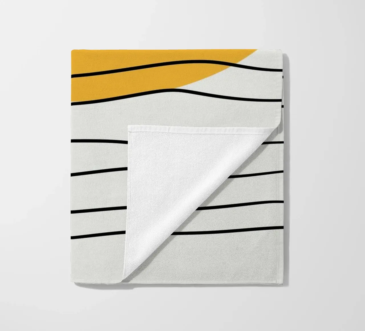 Giallo e linee artistiche 06 telo mare da Little Dean