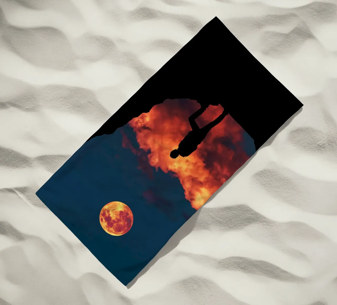 In piedi con la luna telo mare da arizrab