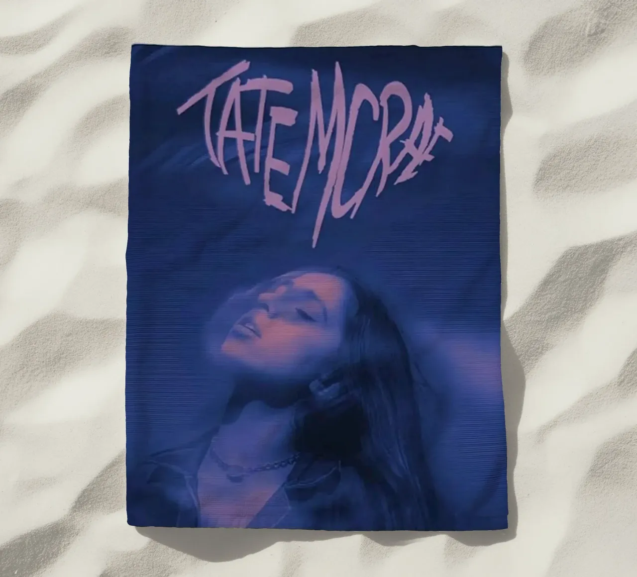 Tate Mcrae telo mare da Theodore