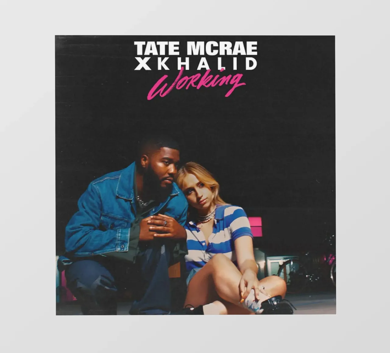 Tate McRae e Khalid pellicola backlit da Theodore