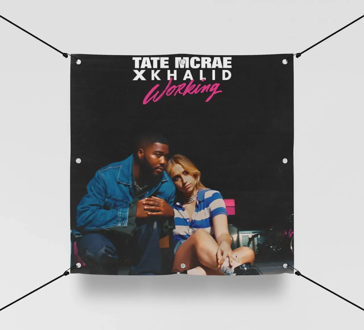 Tate McRae e Khalid telo in pvc da Theodore