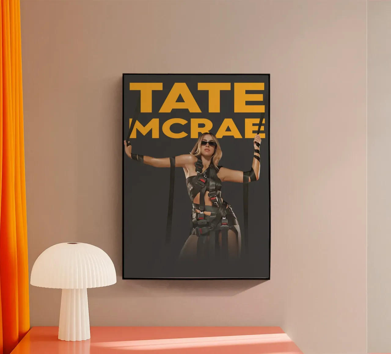 tate mcrae plexiglass da Theodore