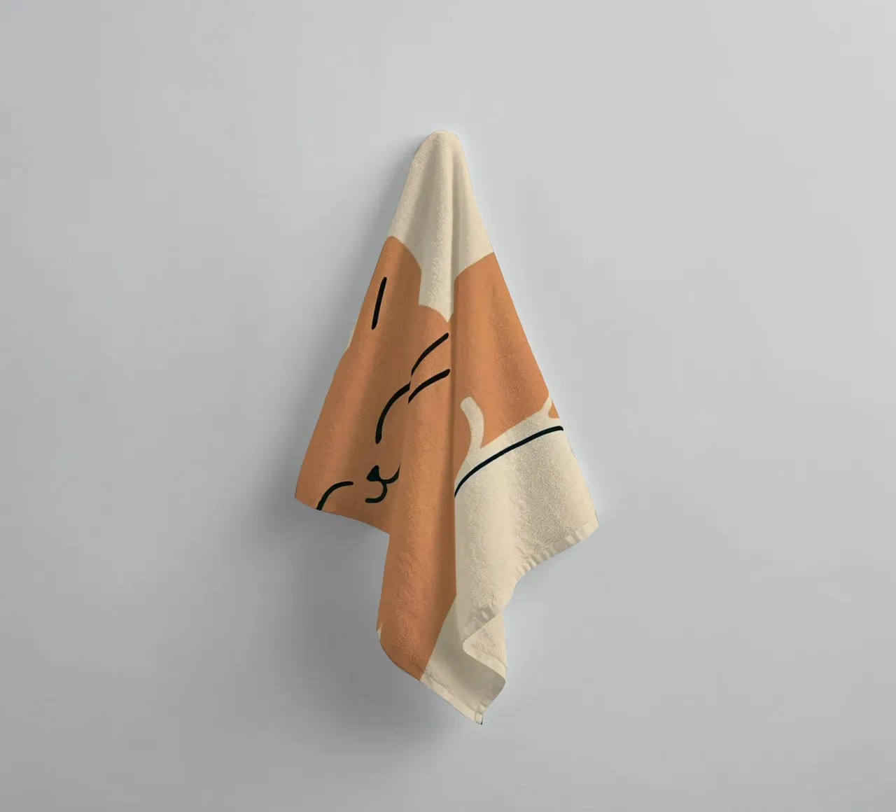 Gatto felice su cuscino - Stile Boho asciugamano da bagno da KANESYAARTS