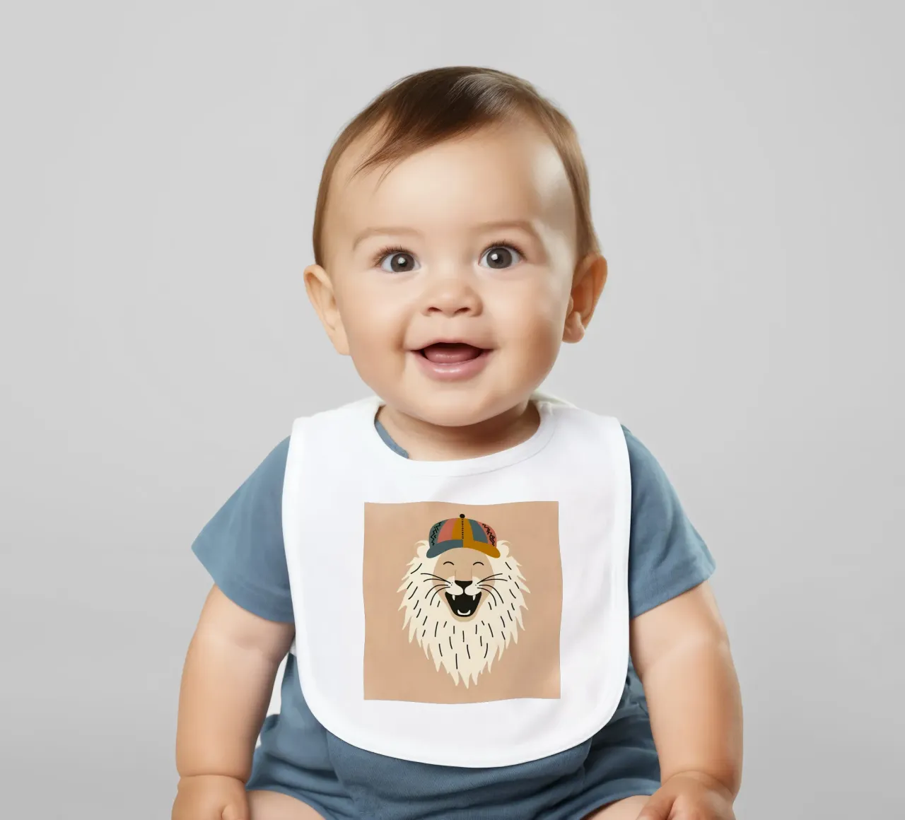 Leone boho felice con cappello bavaglino da KANESYAARTS