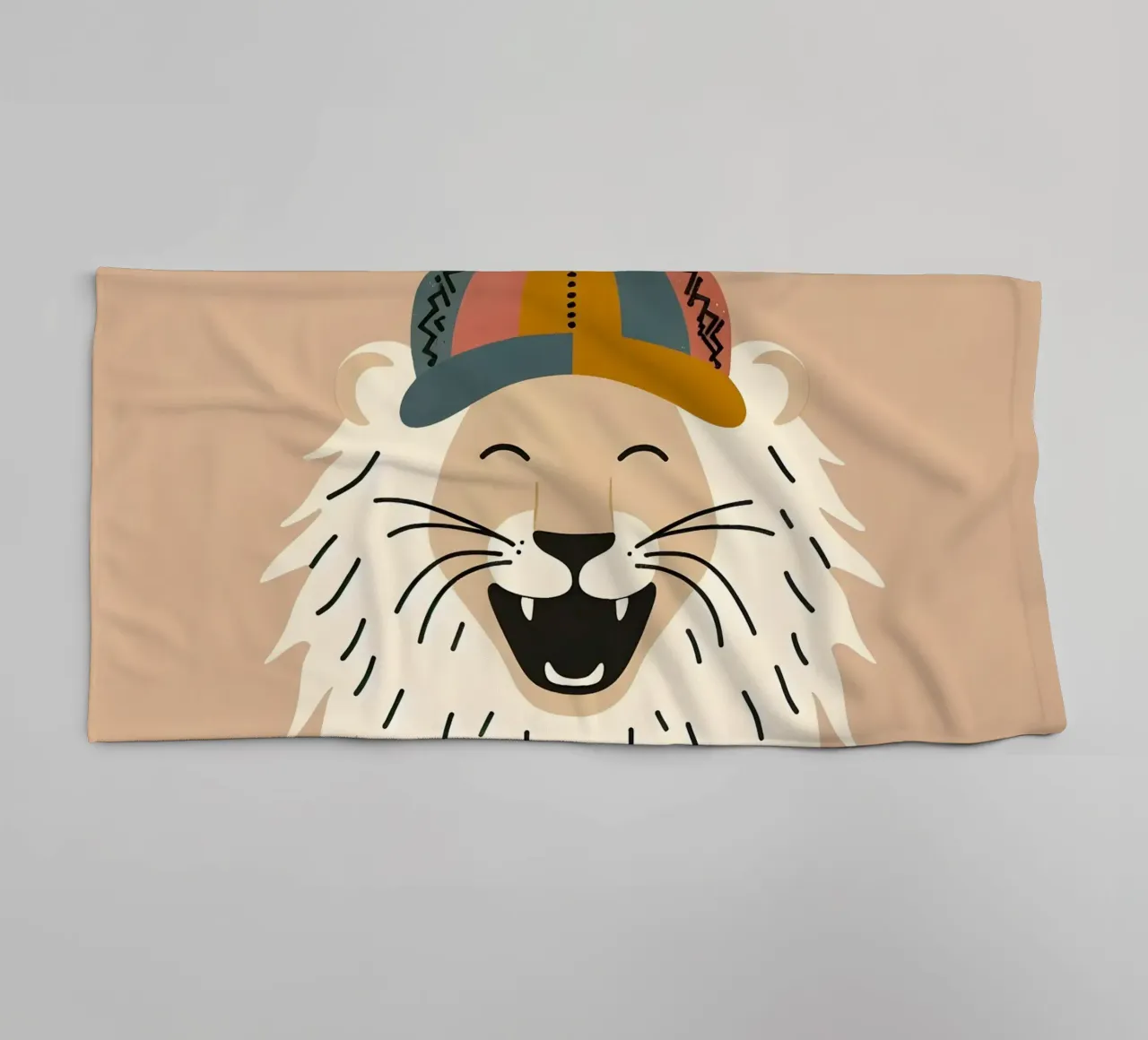Leone boho felice con cappello asciugamano da bagno da KANESYAARTS