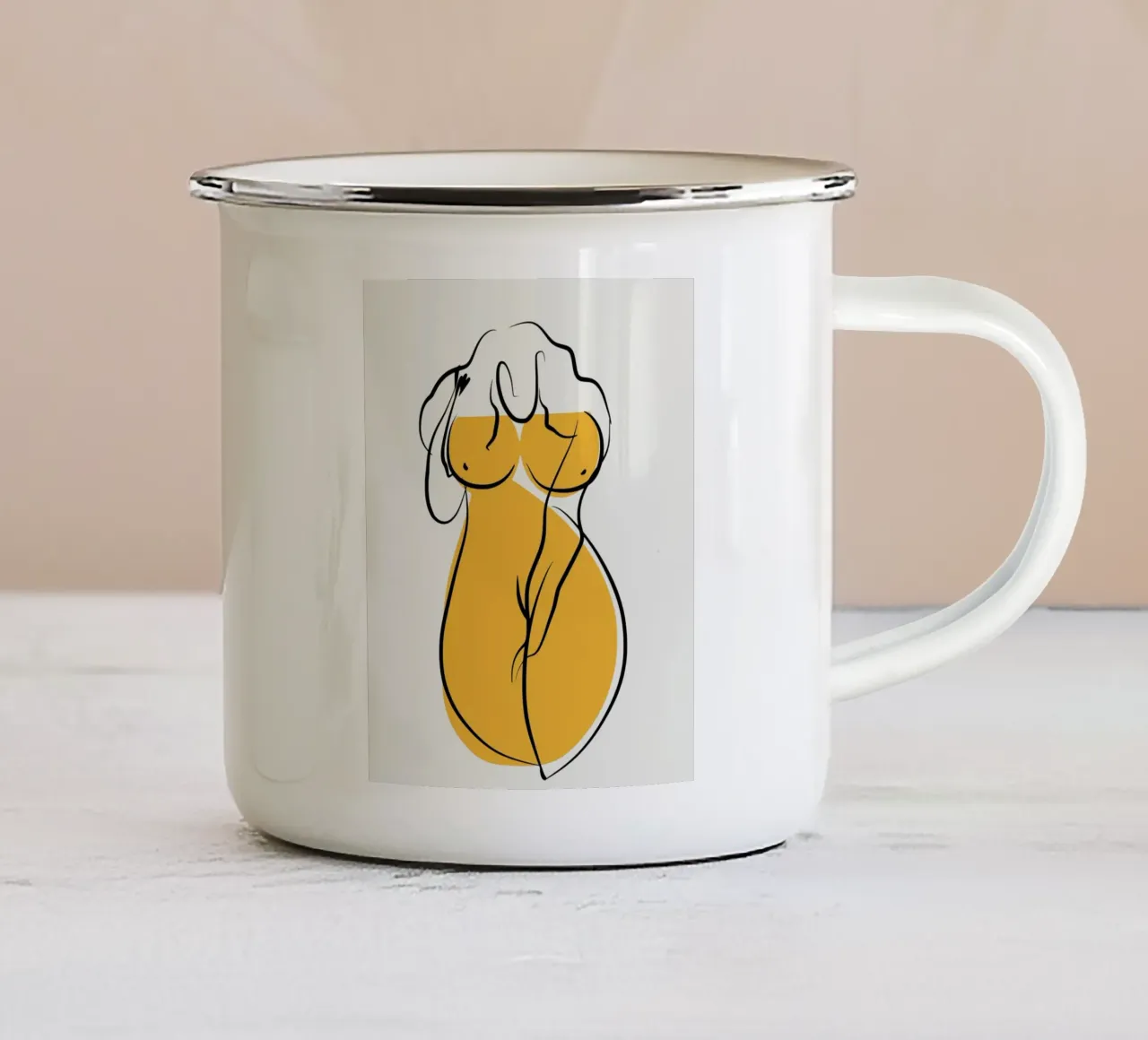 Giallo e nudo 09 tazza in smalto da Little Dean