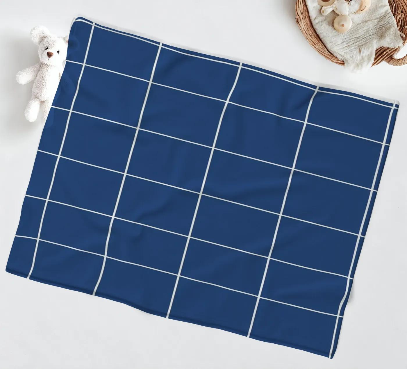 Blue grid Fleecedecke von TijanaArtStudio88