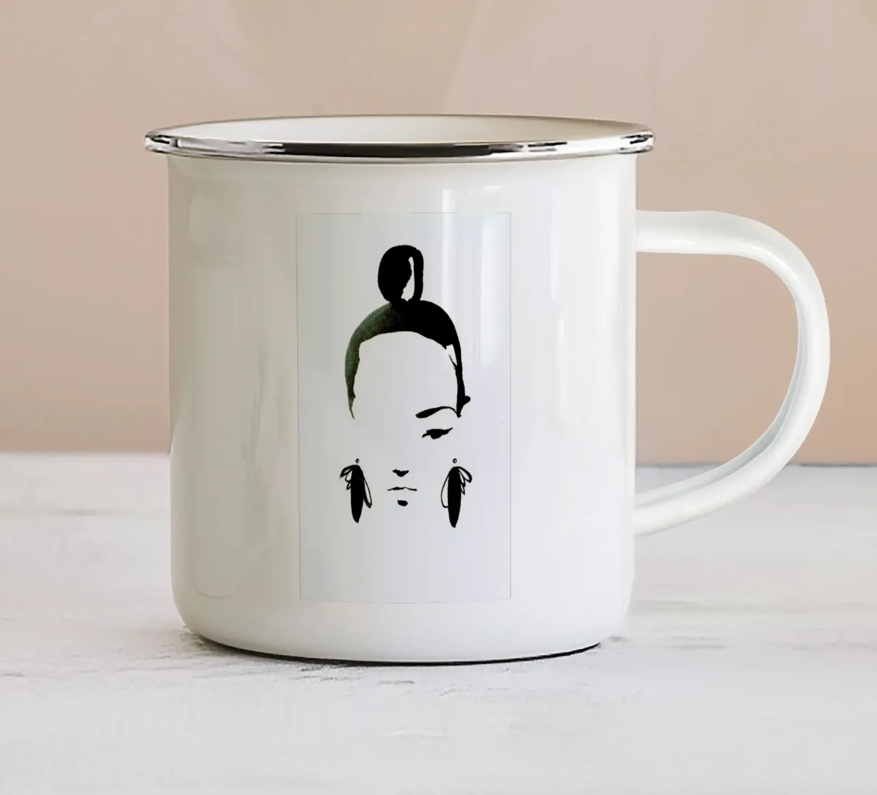 Face Nr. 1 tazza in smalto da Ekaterina Koroleva