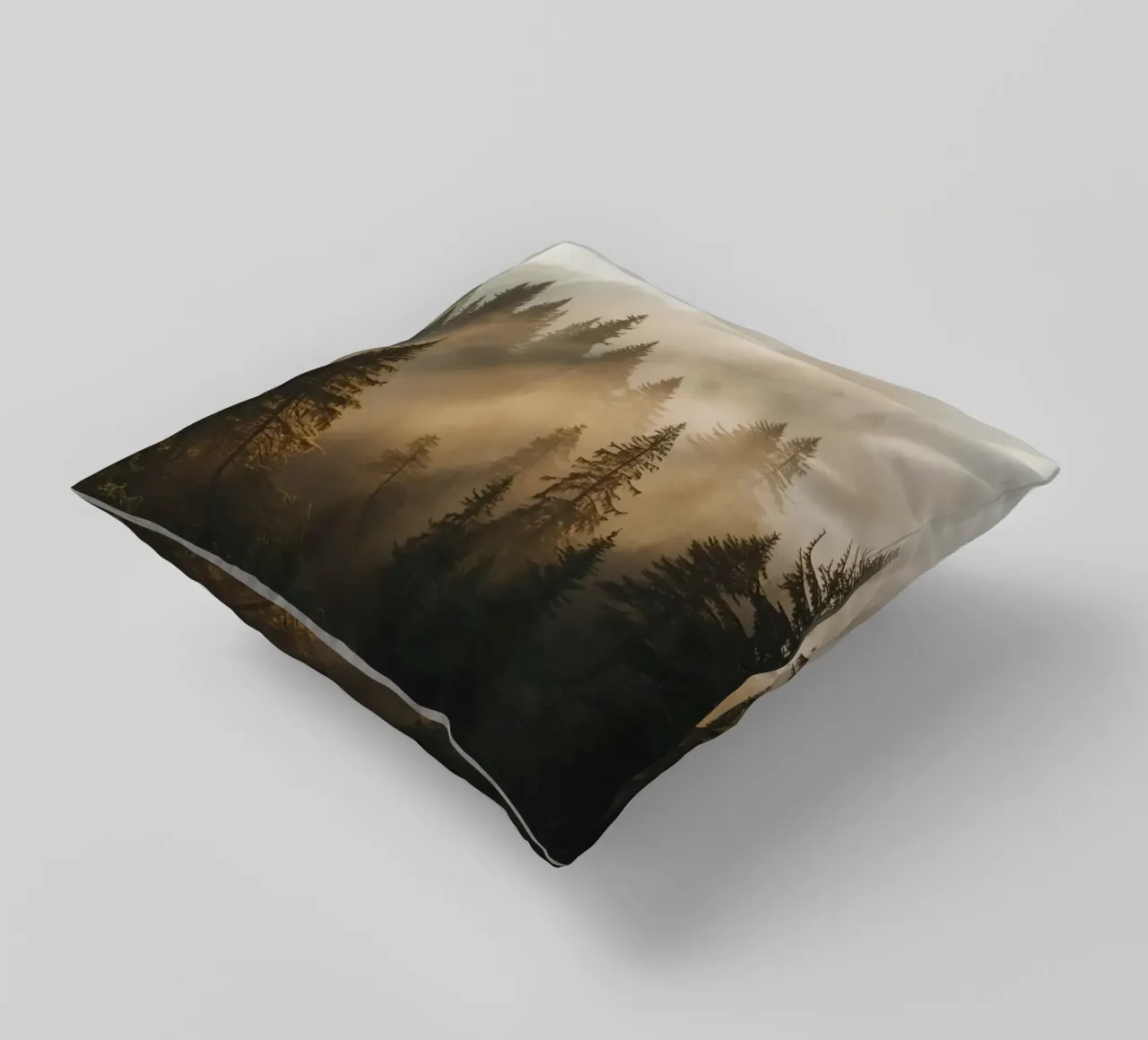 Foresta di conifere nella nebbia con raggi di sole cuscino da DesignDoodle