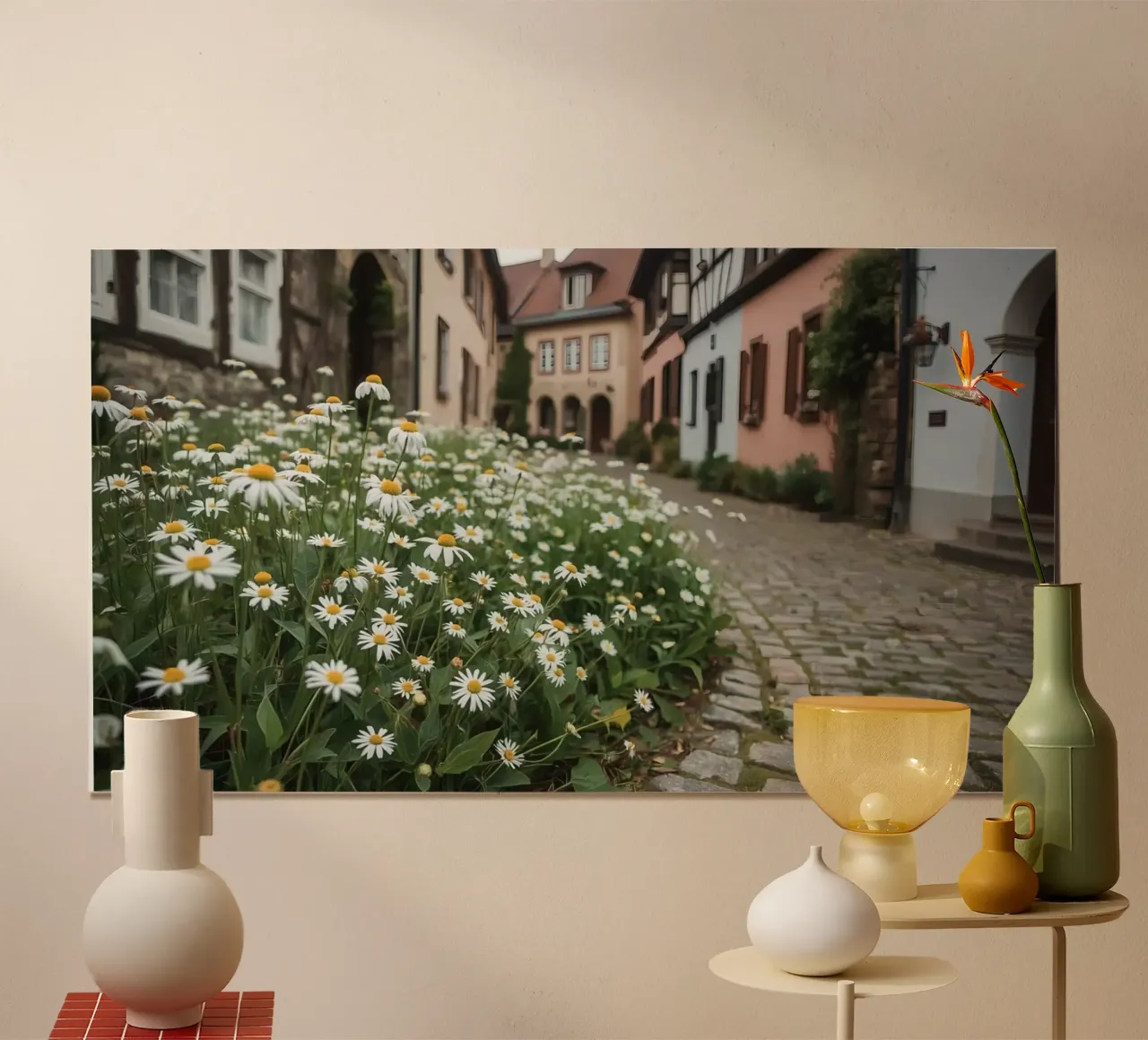 Margherite lungo una strada acciottolata con edifici carta hahnemühle da DesignDoodle