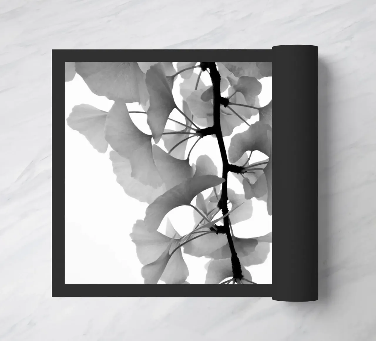 foglie di ginkgo bianche e nere zerbino da Studio Nahili