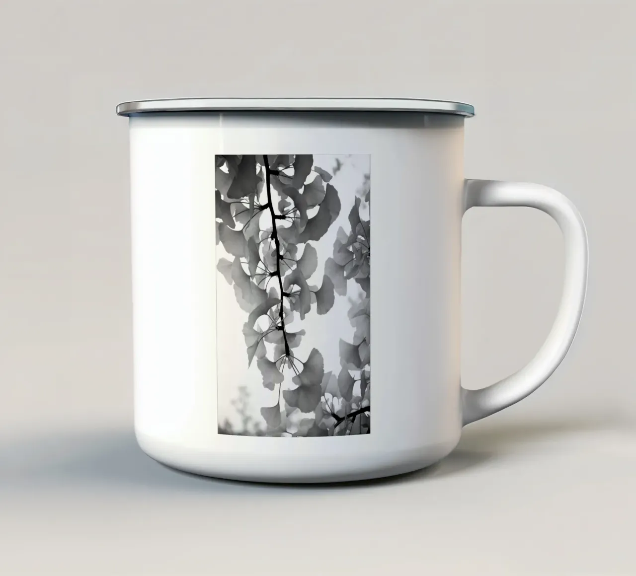 foglie di ginkgo bianche e nere tazza in smalto da Studio Nahili