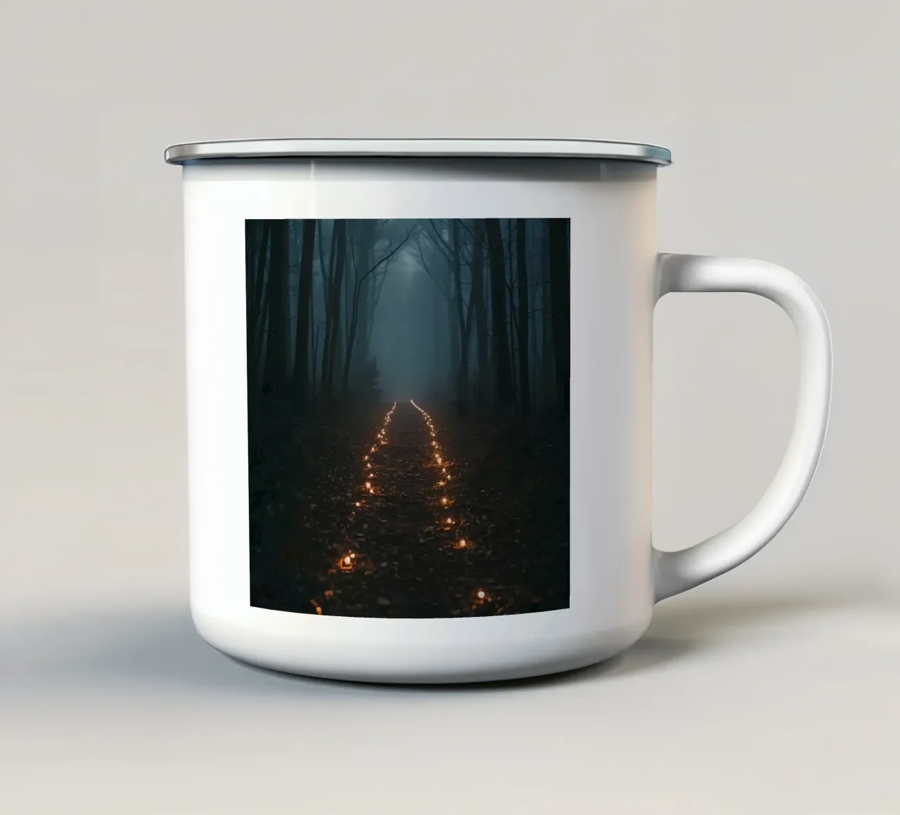 Sentiero della foresta con luci di fata tazza in smalto da DesignDoodle