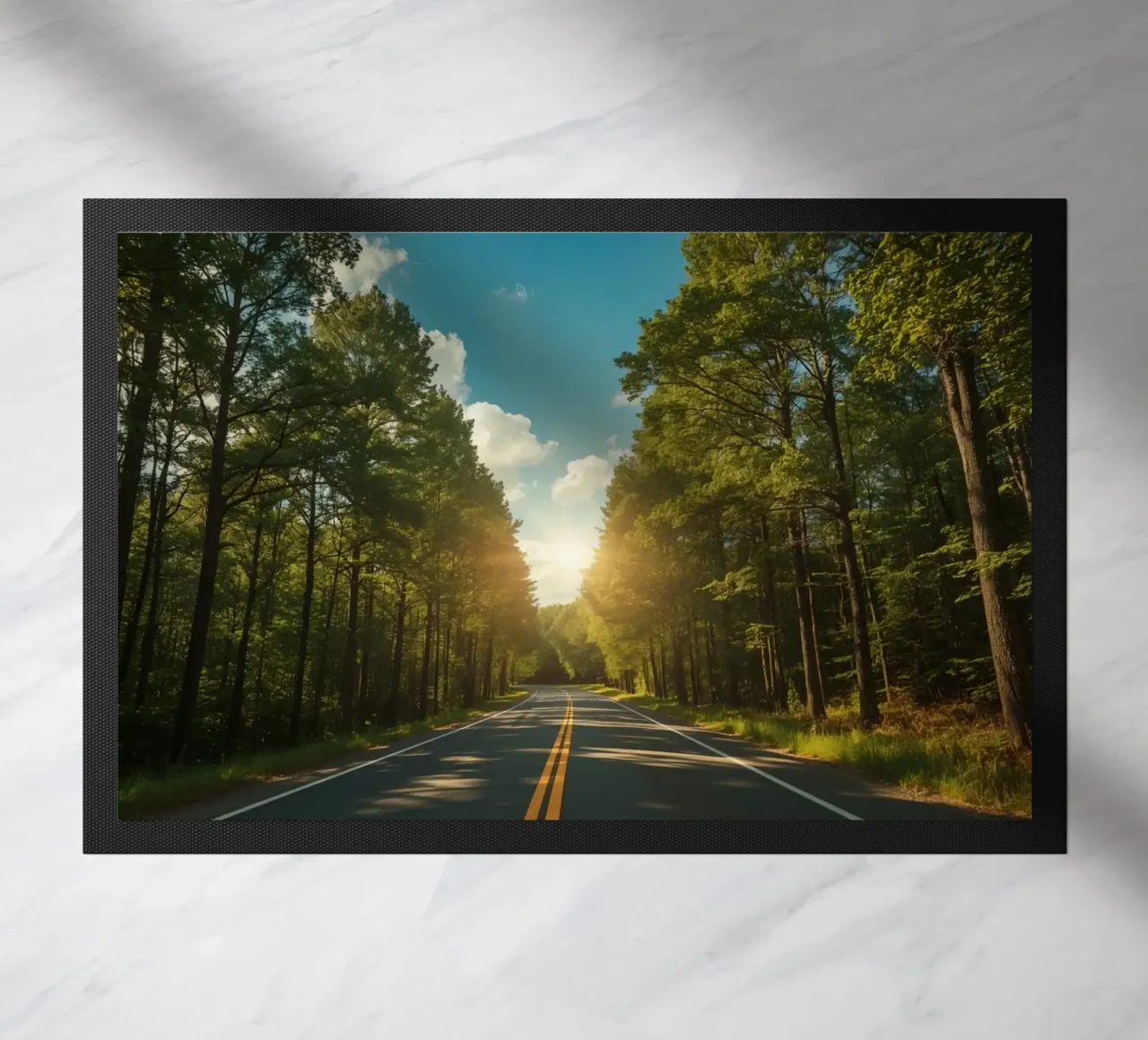 Strada forestale calma con sole splendente zerbino da DesignDoodle
