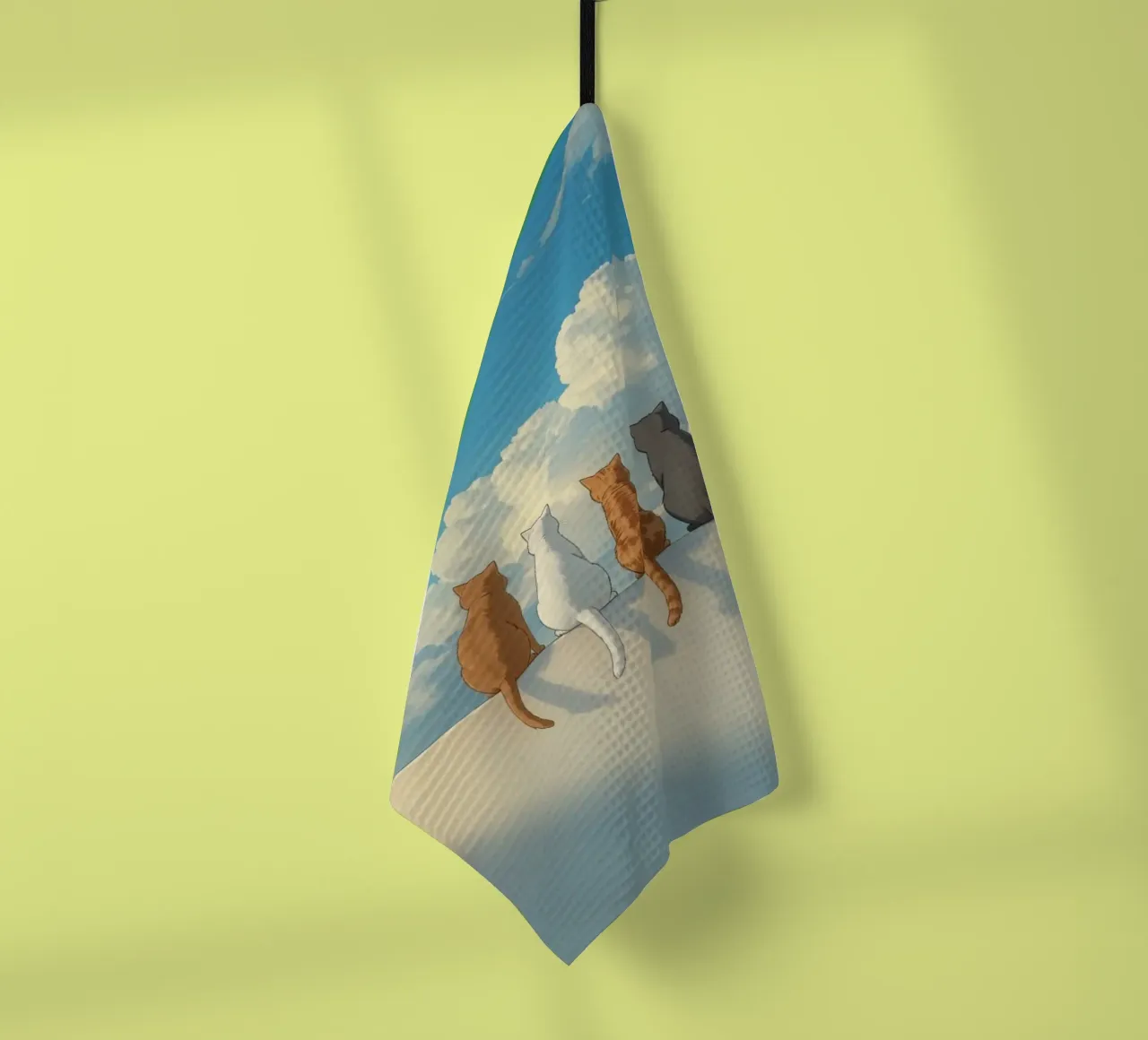 Chats mignons assis sur une corniche sous un ciel nuageux apaisant torchon de DesignDoodle