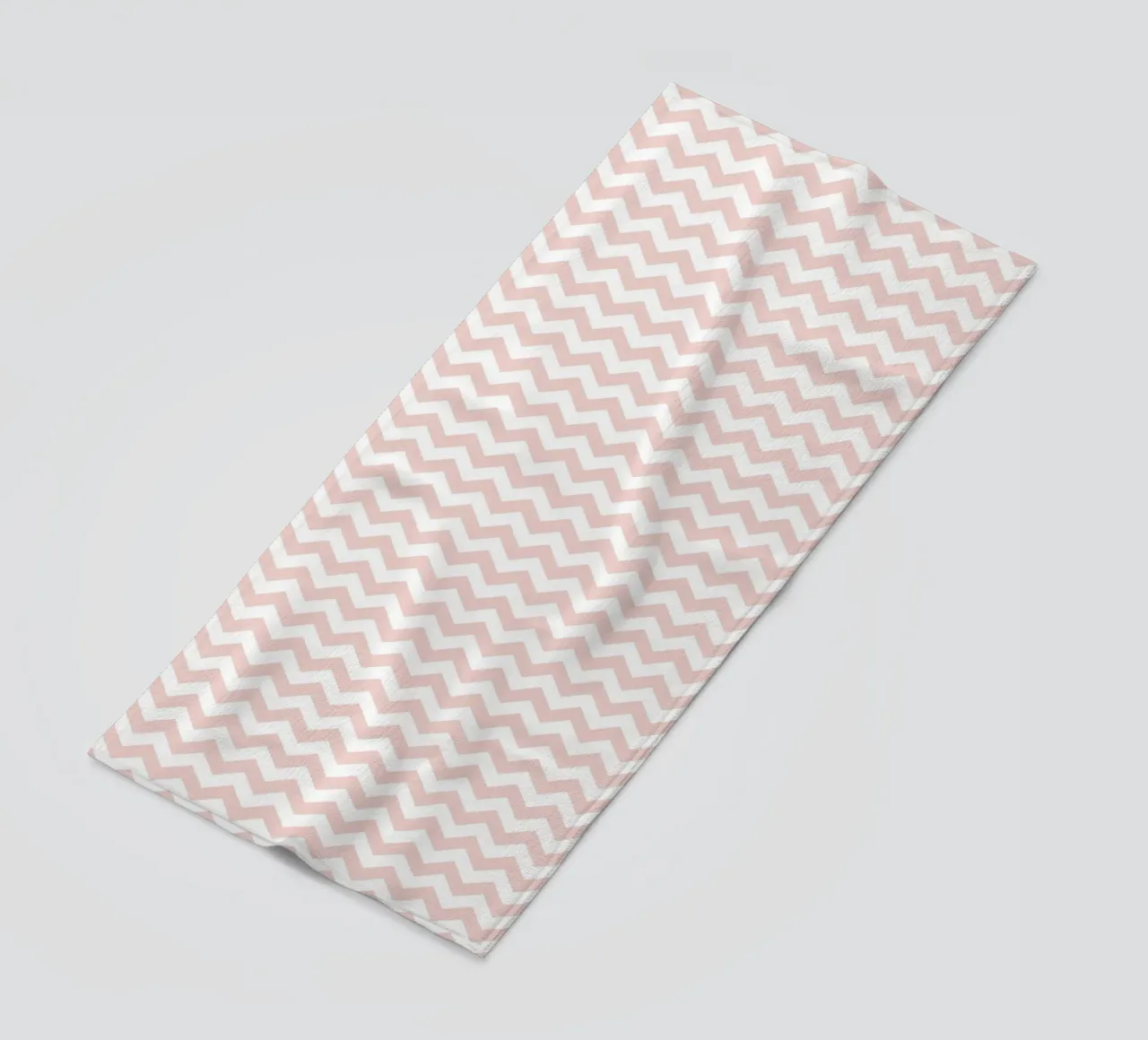 Minimal Basic Simple Chevron Pattern | Dusty Pink and White (Rosa e Bianco) telo mare da Beauty in Simplicity