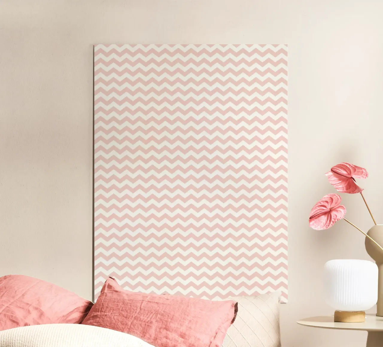Minimal Basic Simple Chevron Pattern | Dusty Pink and White (Rosa e Bianco) poster con telaio in legno da Beauty in Simplicity
