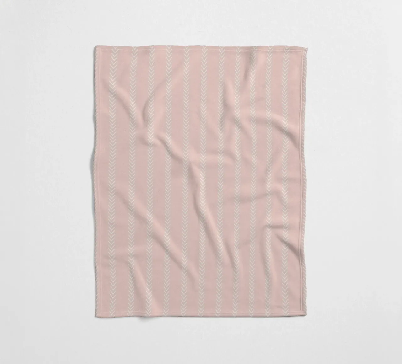 Frecce classiche minimali a strisce, bianche su rosa cipria coperta in pile da Beauty in Simplicity