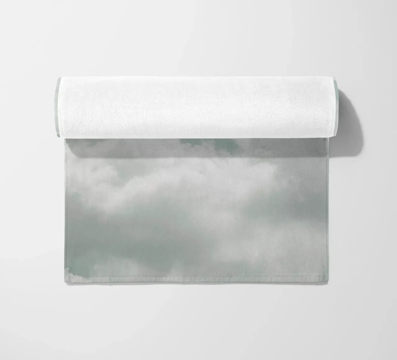 Wolken #7 Strandtuch von Tal Paz-Fridman