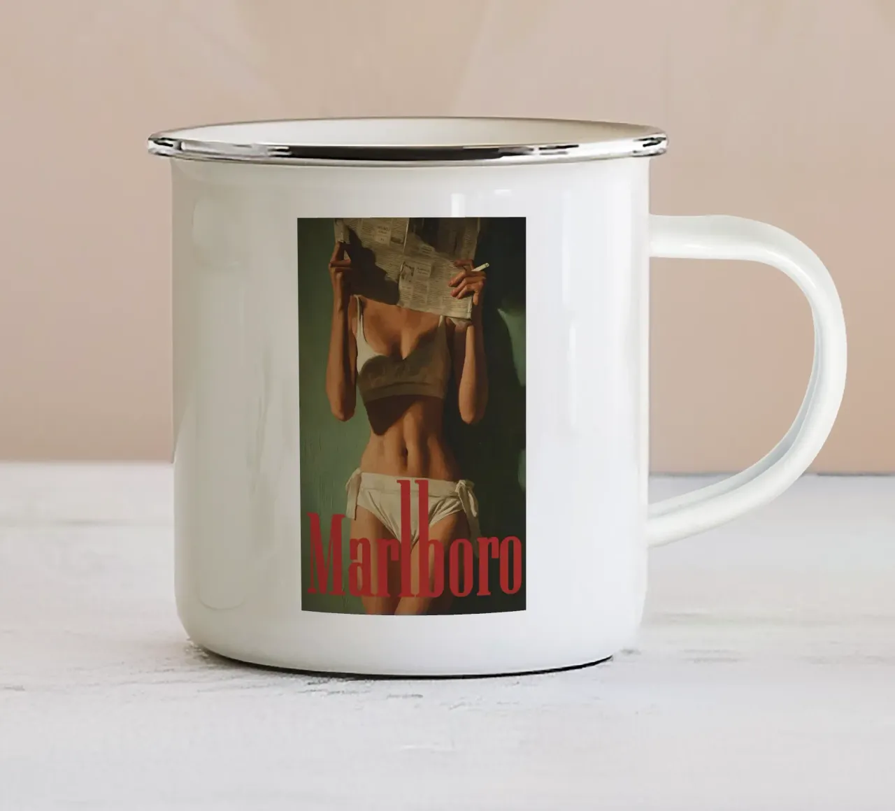 Ragazza bikini retrò tazza in smalto da janna shop
