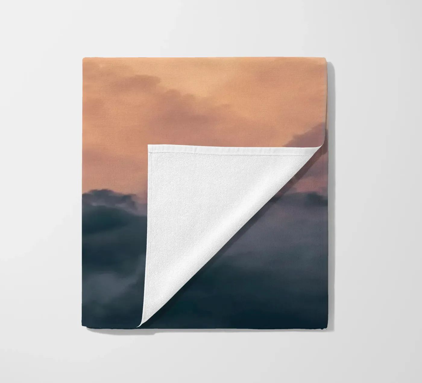 Clouds #8 Strandtuch von Tal Paz-Fridman