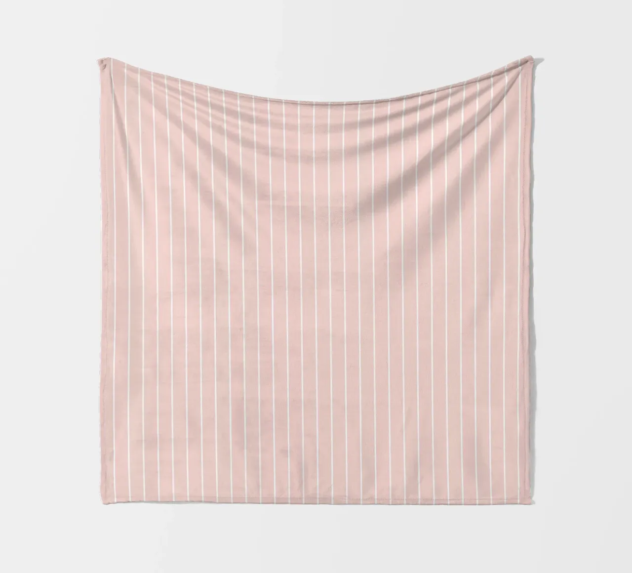 Minimal Basic Klassischer Nadelstreifen | Weiß auf staubigem Blassrosa Fleecedecke von Beauty in Simplicity