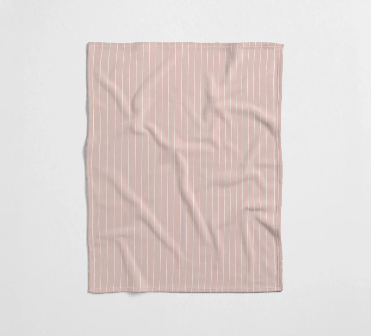 Minimal Basic Klassischer Nadelstreifen | Weiß auf staubigem Blassrosa Fleecedecke von Beauty in Simplicity