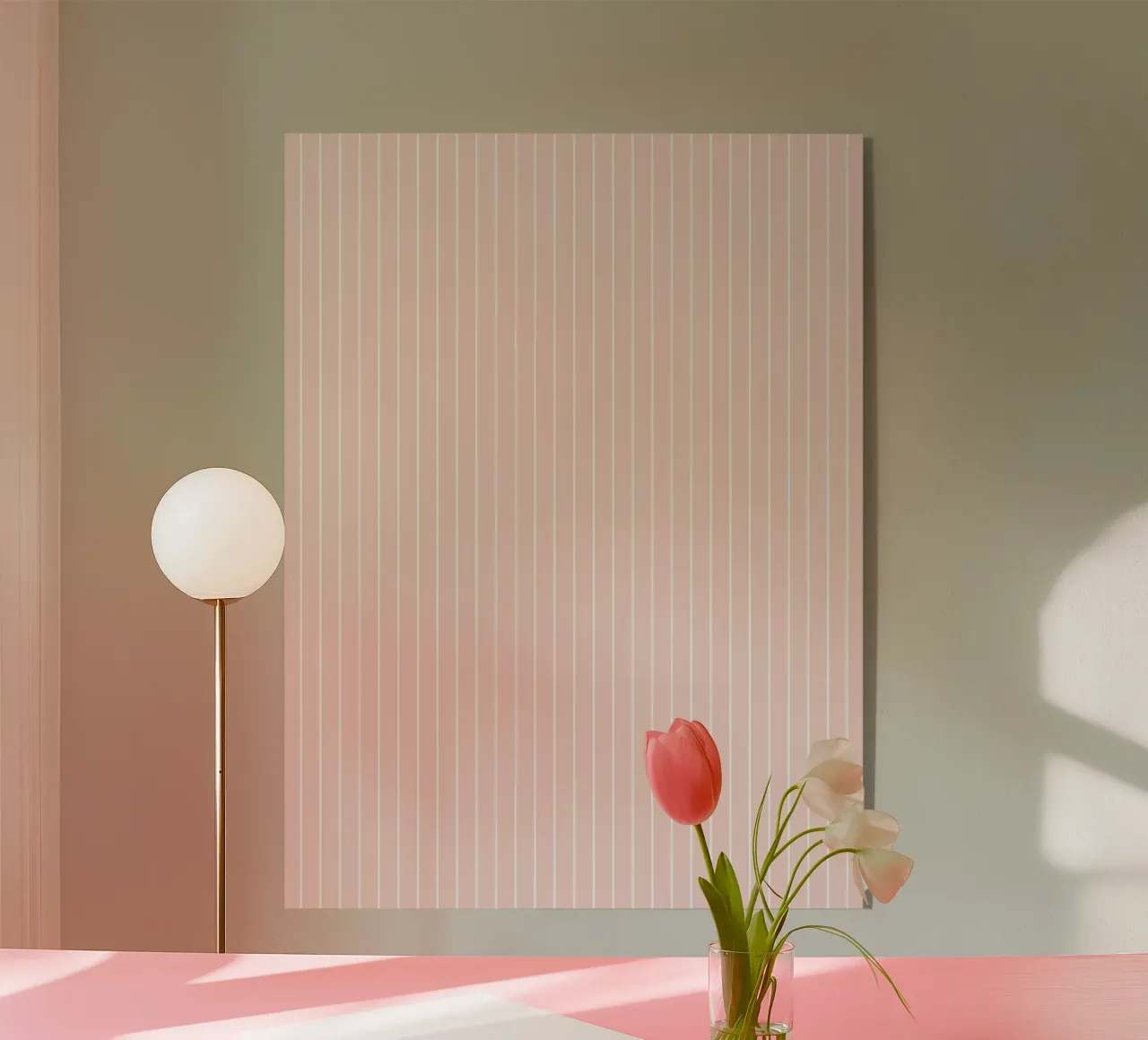 Minimal Basic Klassischer Nadelstreifen | Weiß auf staubigem Blassrosa Acryl-Glas von Beauty in Simplicity