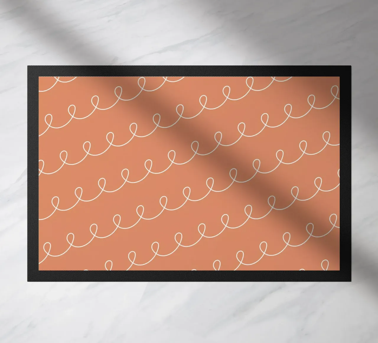 Disegno di linee geometriche ad anello 2 | Bianco su terracotta zerbino da Beauty in Simplicity