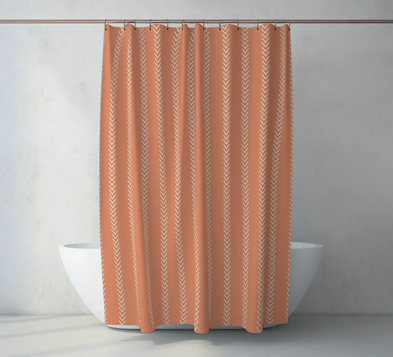 Frecce minime a strisce classiche, bianche su arancione terracotta tenda da doccia da Beauty in Simplicity