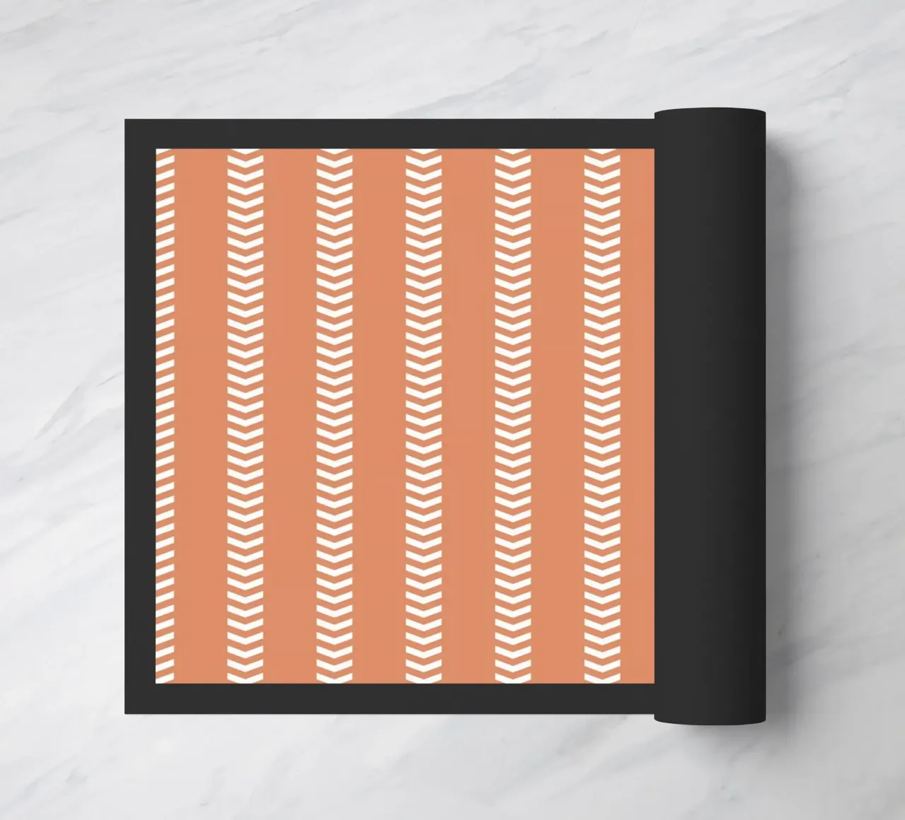 Basic Mudcloth Frecce a strisce | Bianco su arancione terracotta zerbino da Beauty in Simplicity