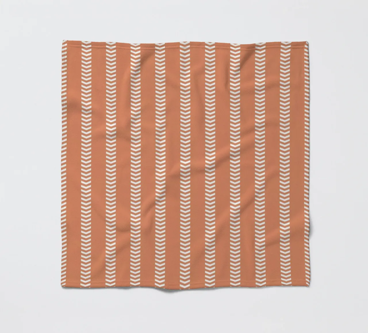 Basic Mudcloth Frecce a strisce | Bianco su arancione terracotta coperta in pile da Beauty in Simplicity
