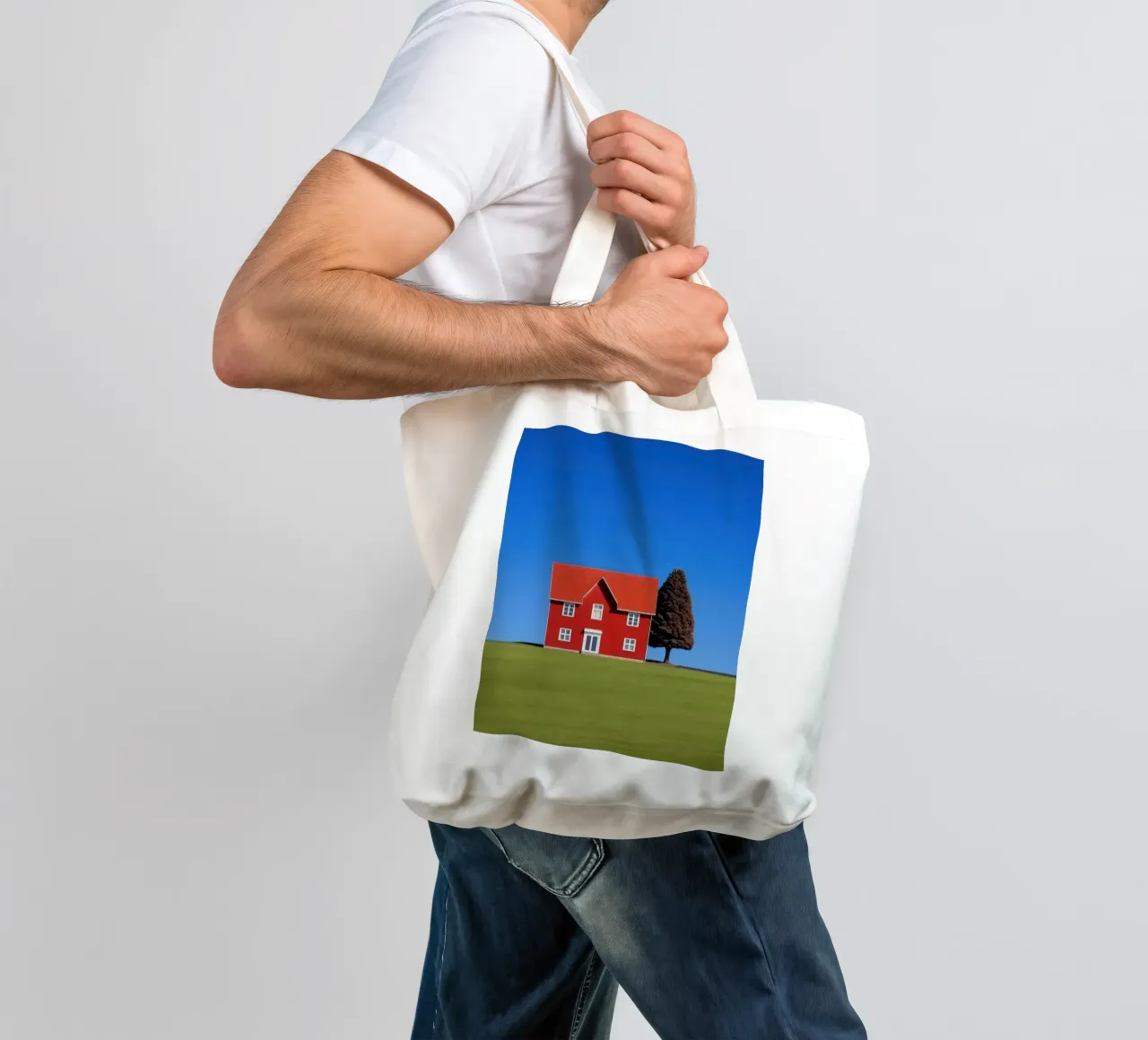 red house with tree on hill borsa in juta da comura